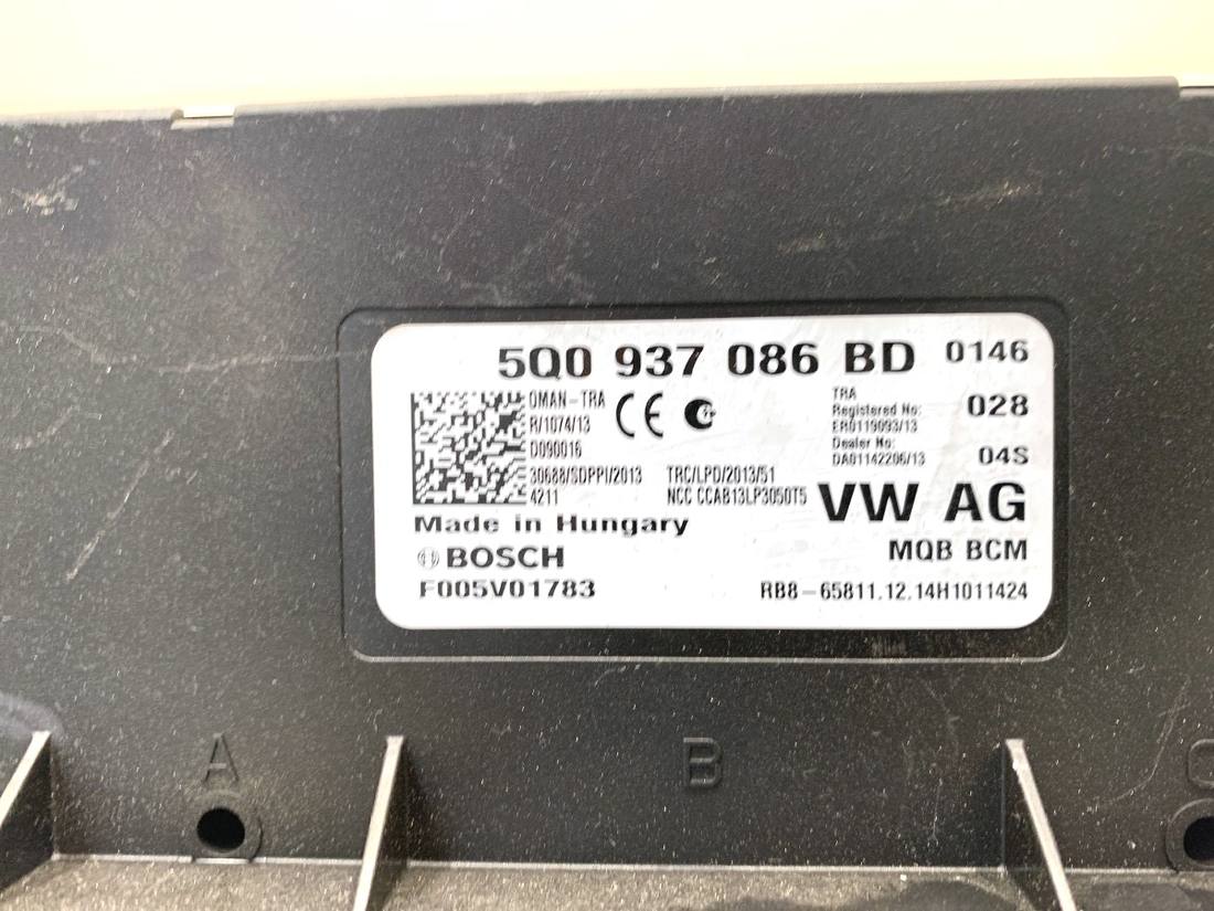 Блок керування модуль Volkswagen Passat B8 5Q0937086BD — фото деталі 4