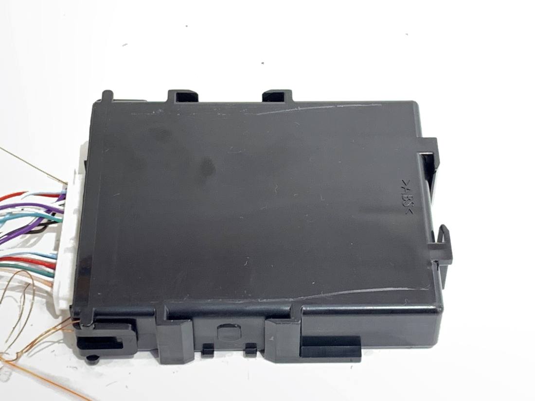 Блок керування модуль Toyota Yaris 3 89111-0D020 — фото деталі 2