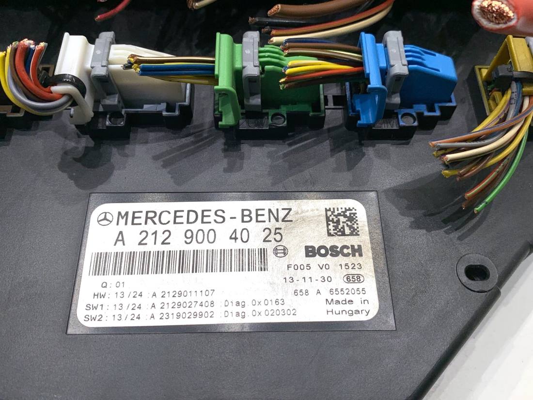 Блок керування модуль Mercedes E W212 A2129004025 — фото деталі 4
