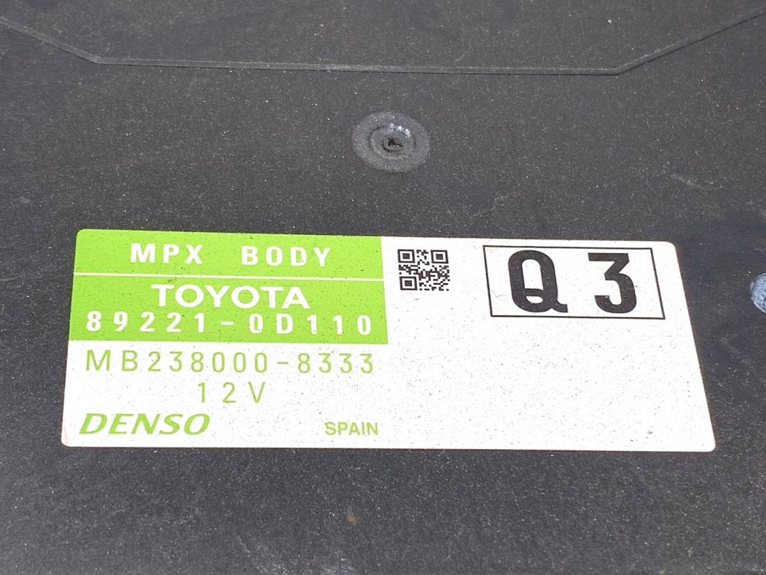 Блок керування модуль Toyota Yaris 4 89221-0D110 — фото деталі 6