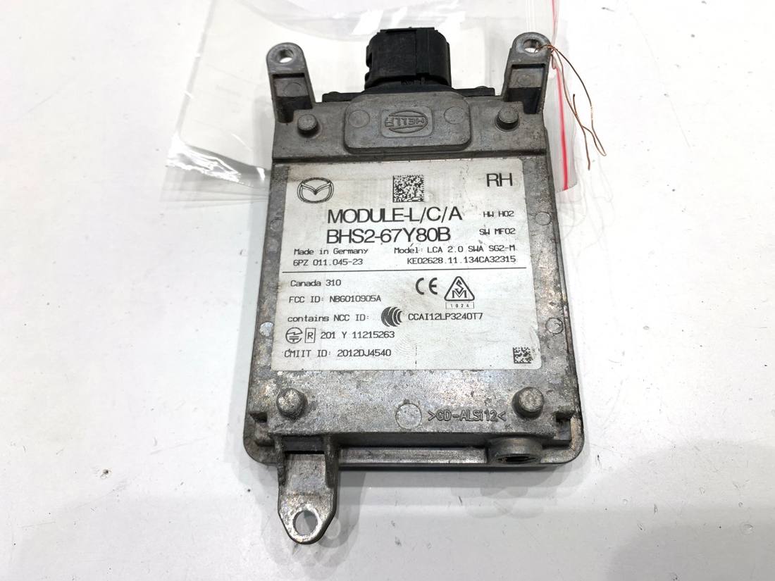 Блок управления модуль Mazda 3 BHS2-67Y80B — фото детали 2