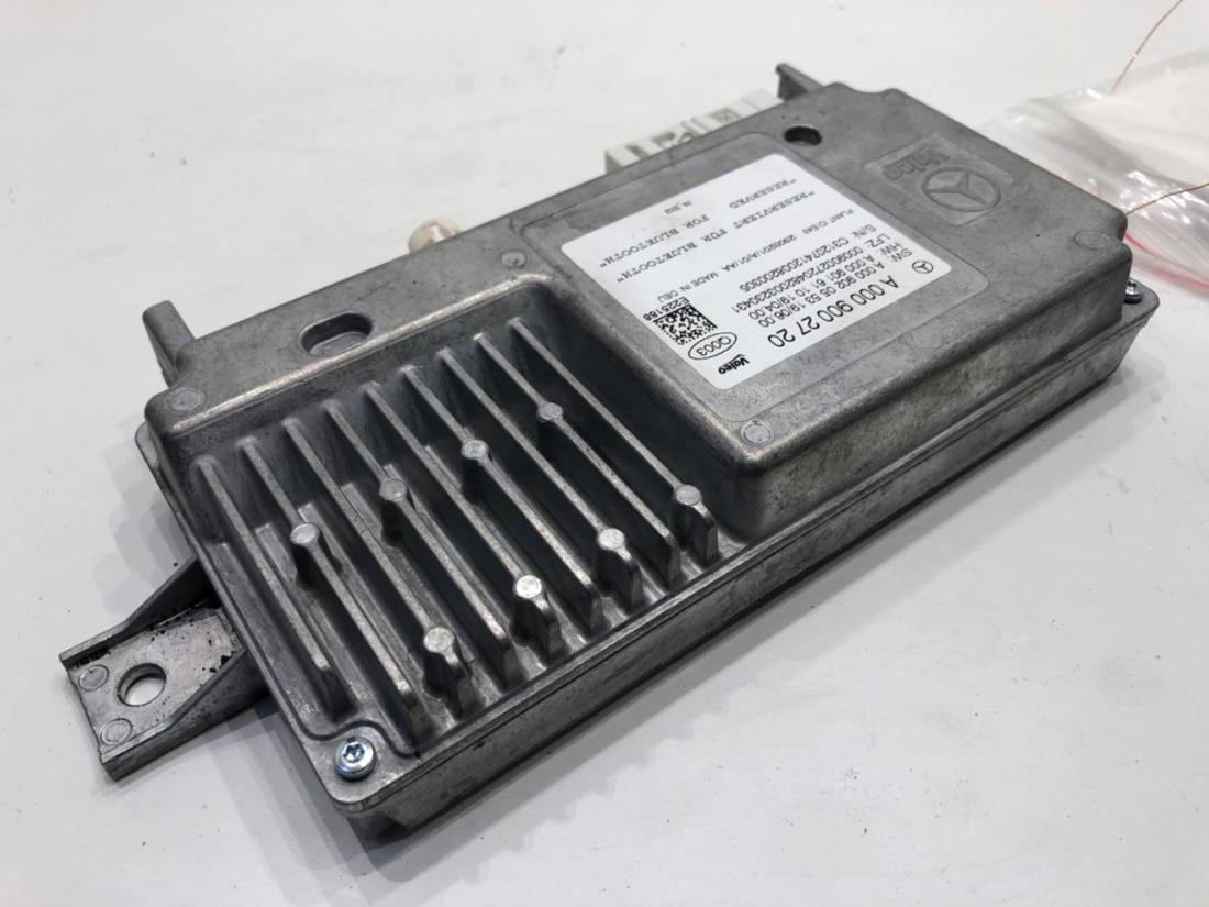 Блок керування модуль Mercedes GLE V167 A0009002720 — фото деталі 2
