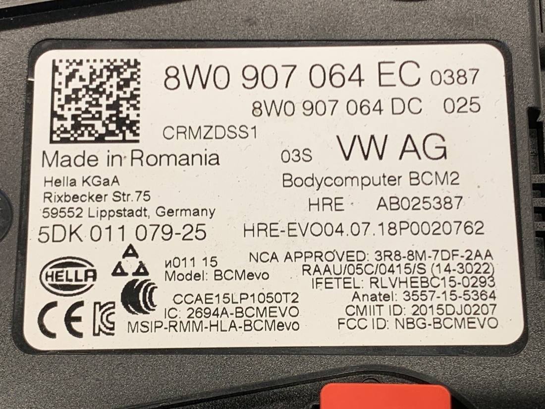 Блок керування модуль Audi A4 B9 8W0907064EC — фото деталі 3