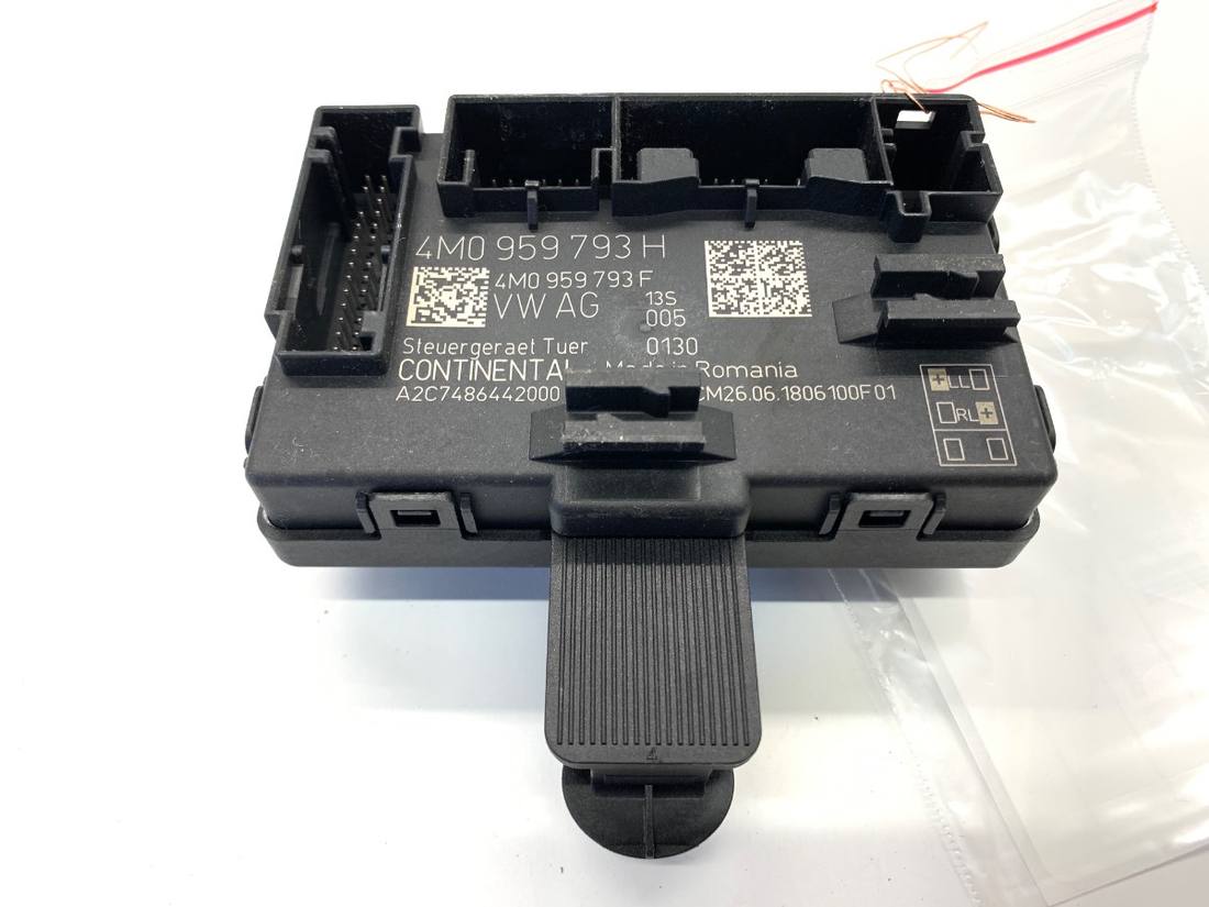 Блок керування модуль Audi A4 B9 4M0959793H