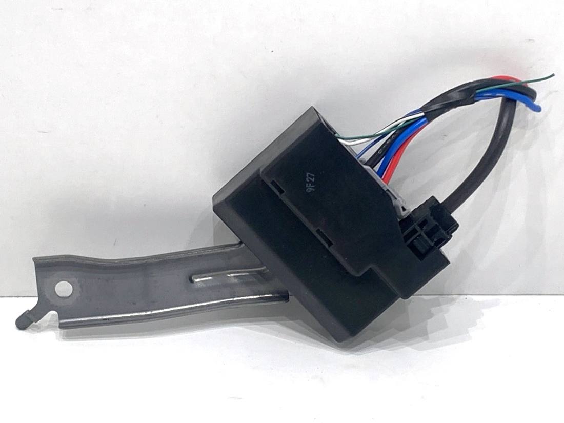Блок керування модуль Toyota Yaris 4 82644-K0060