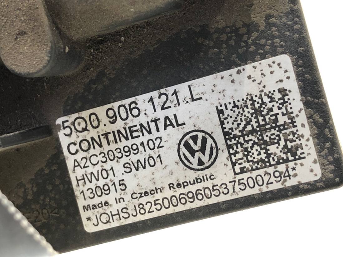 Блок керування модуль Volkswagen Golf 7 5Q0906121L — фото деталі 3