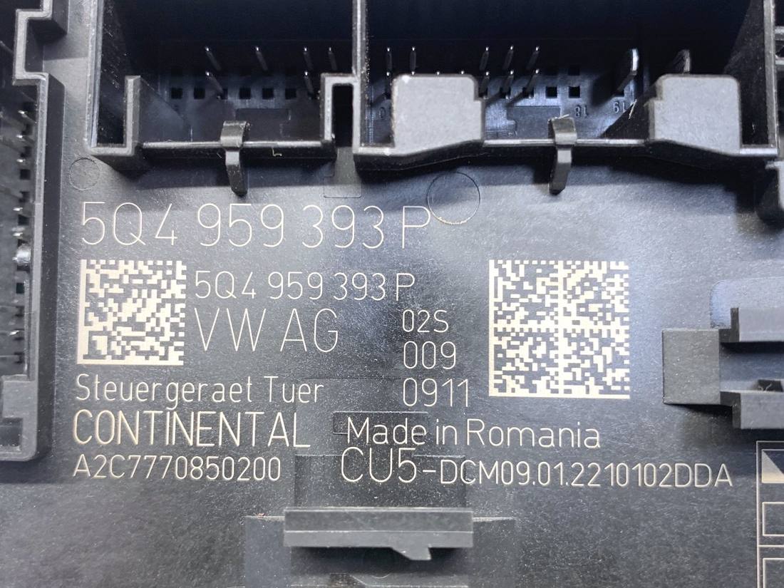 Блок керування модуль Skoda Octavia 4 5Q4959393P — фото деталі 4