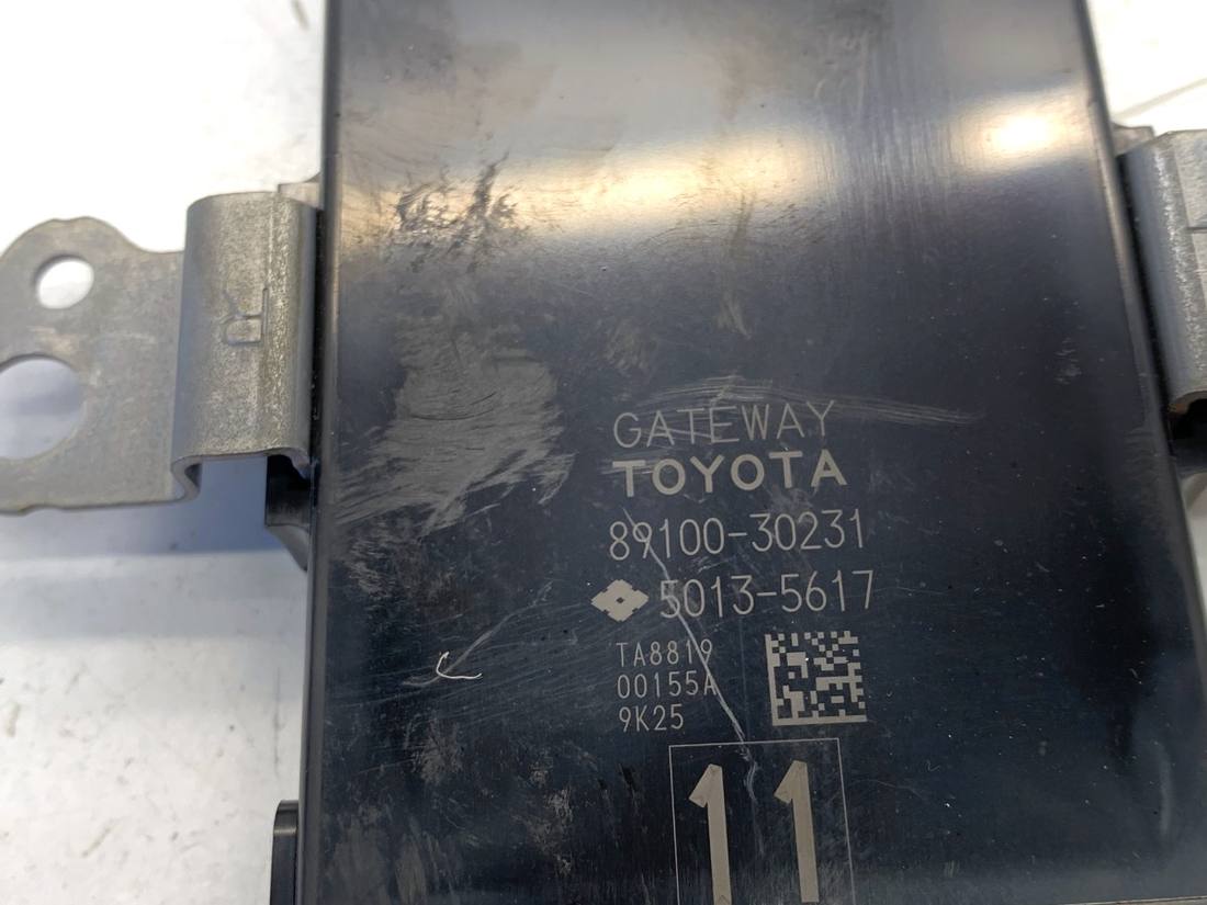 Блок керування модуль Lexus IS 89100-30231 — фото деталі 4