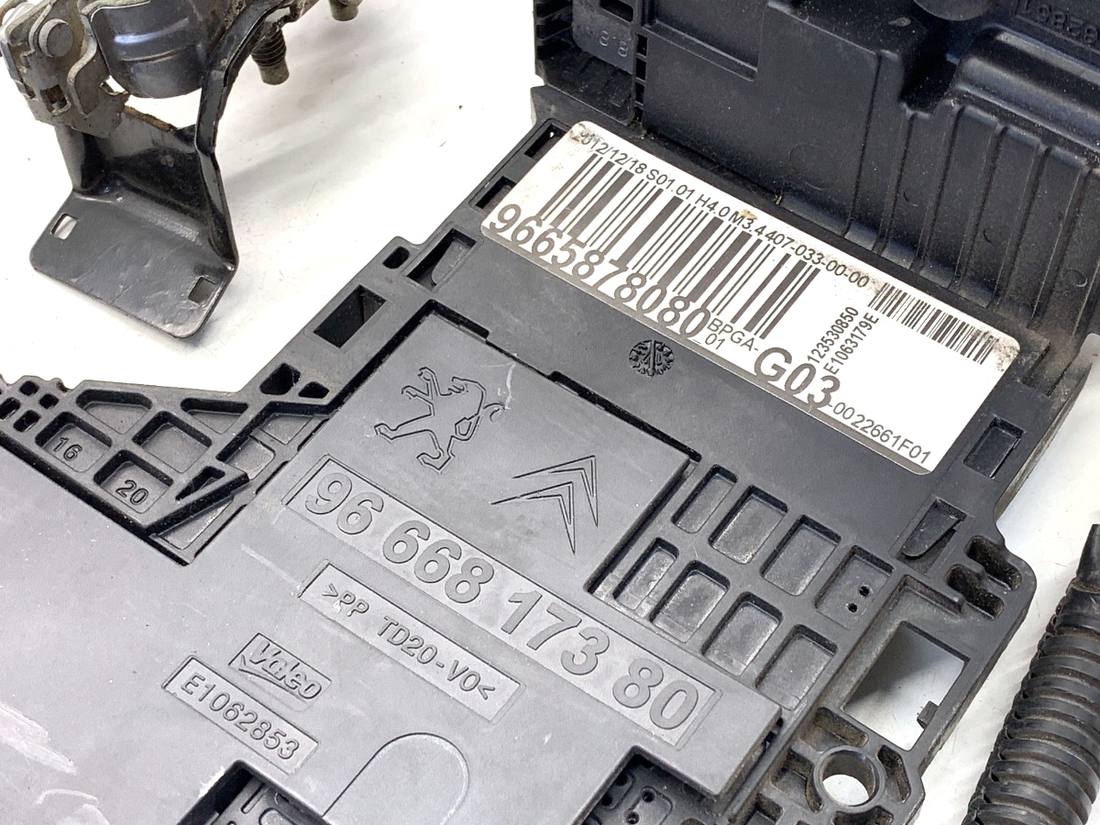 Блок керування модуль Peugeot 508 9665878080 — фото деталі 3