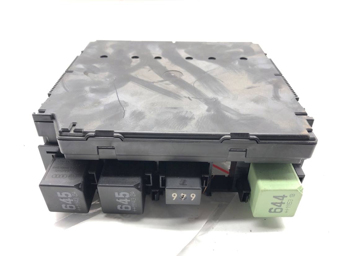 Блок керування модуль Volkswagen Passat B7 3AA937087