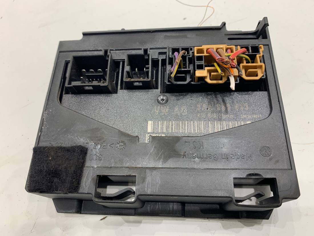 Блок керування модуль Volkswagen Passat B7 3AA959433