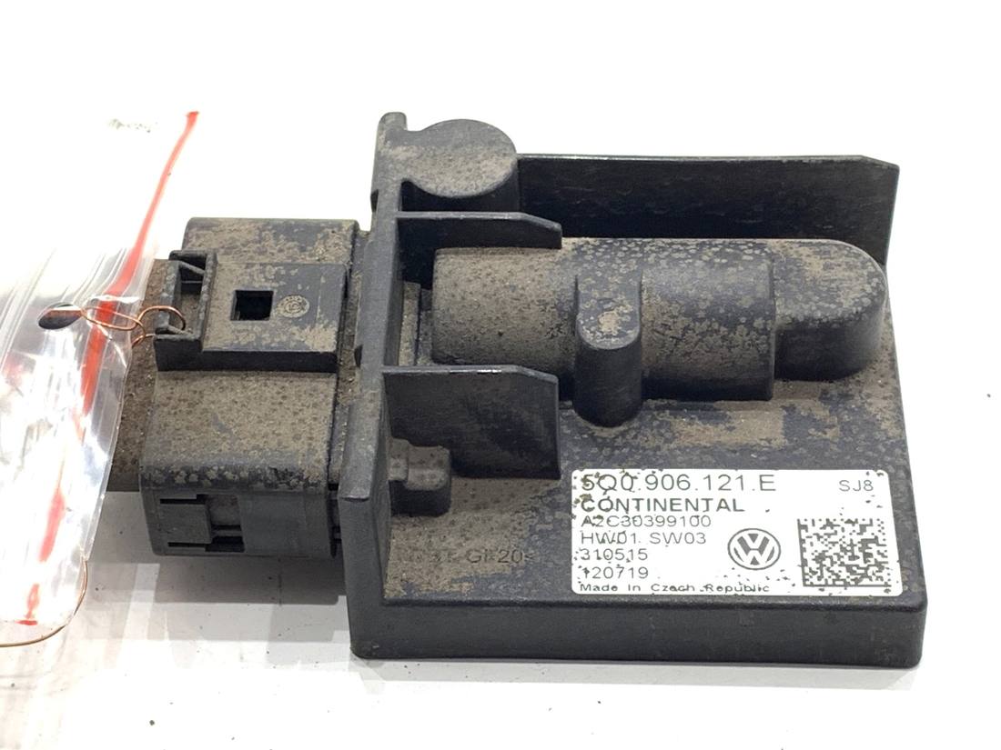 Блок керування модуль Volkswagen Golf 7 5Q0906121E