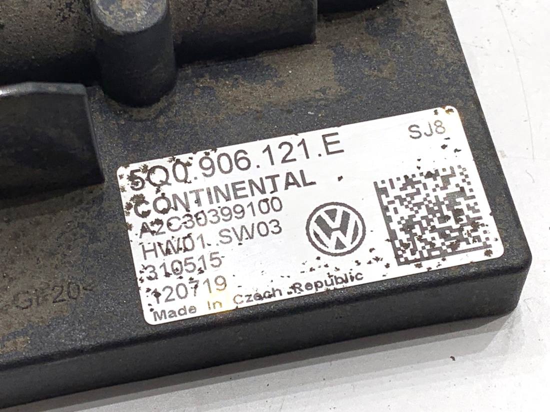 Блок керування модуль Volkswagen Golf 7 5Q0906121E — фото деталі 4