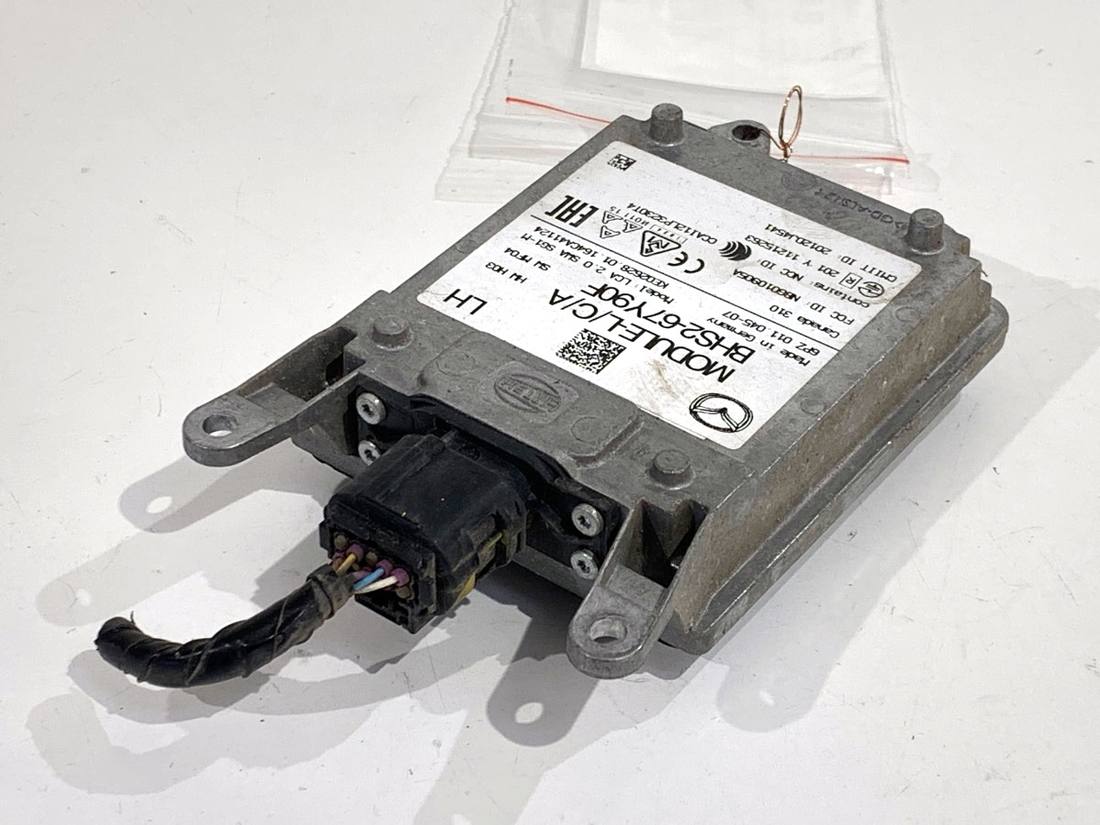 Блок керування модуль Mazda 3 BHS2-67Y90F — фото деталі 2