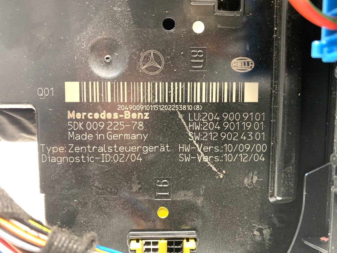 Блок керування модуль Mercedes GLK X204 2049009101 — фото деталі 5