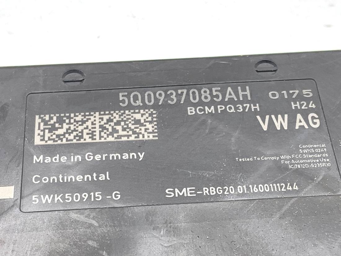 Блок керування модуль Audi A3 8V 5Q0937085AH — фото деталі 3