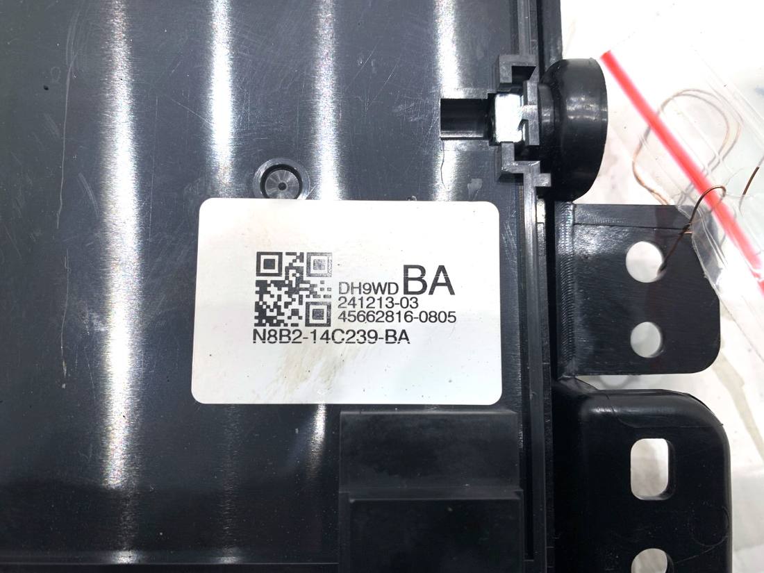 Блок керування модуль Land Rover Range Rover N8B2-14C239-BA — фото деталі 4