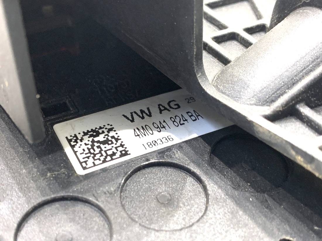 Блок керування модуль Audi Q8 4M0941823E — фото деталі 5