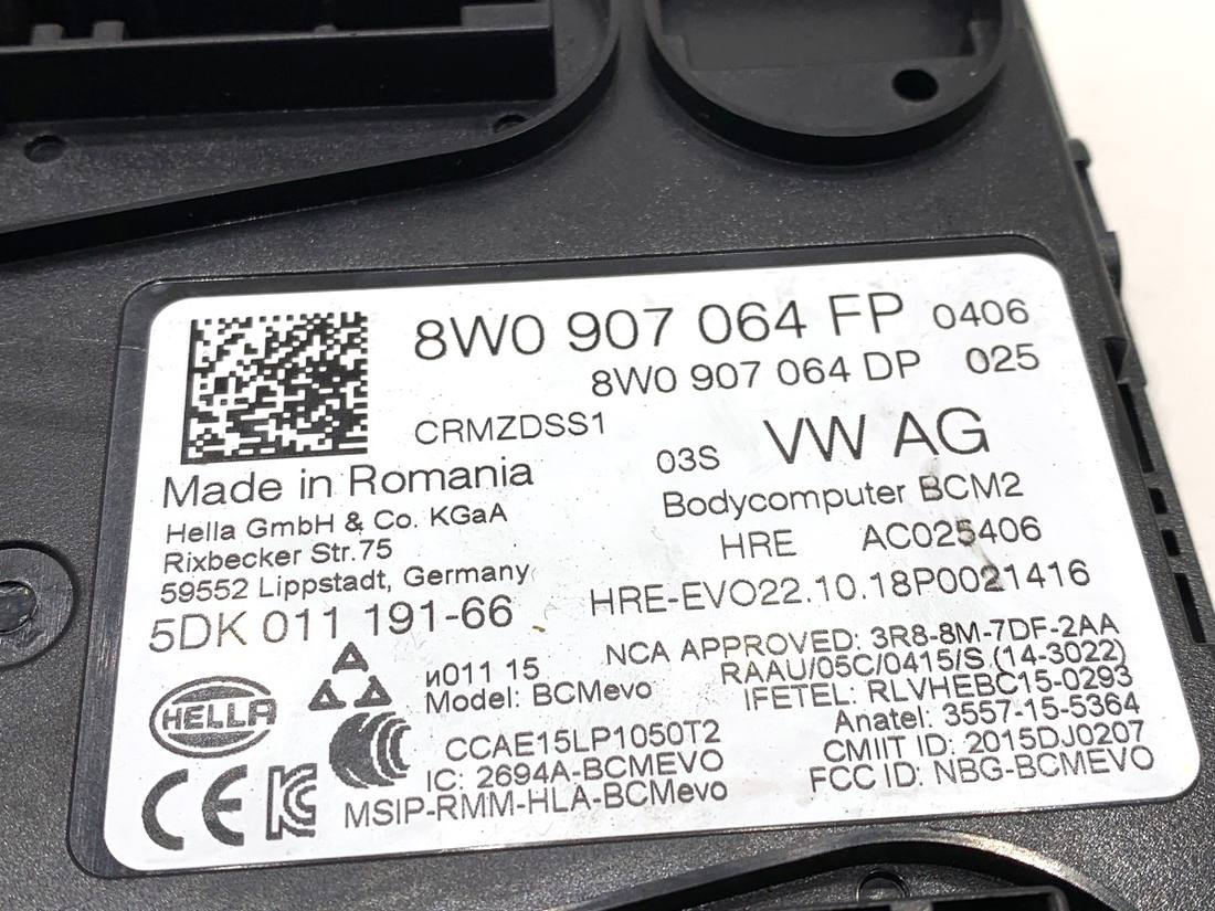 Блок керування модуль Audi Q8 8W0907064FP — фото деталі 3