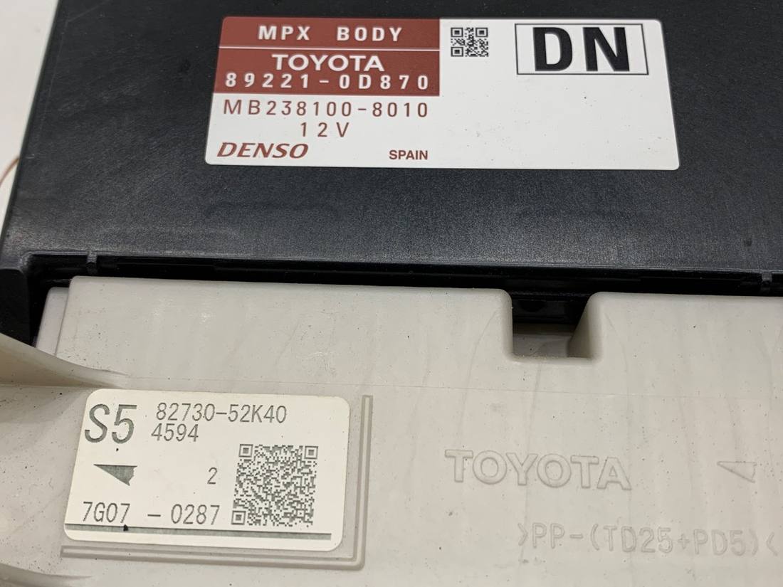 Блок керування модуль Toyota Yaris 4 89221-0D870 — фото деталі 4