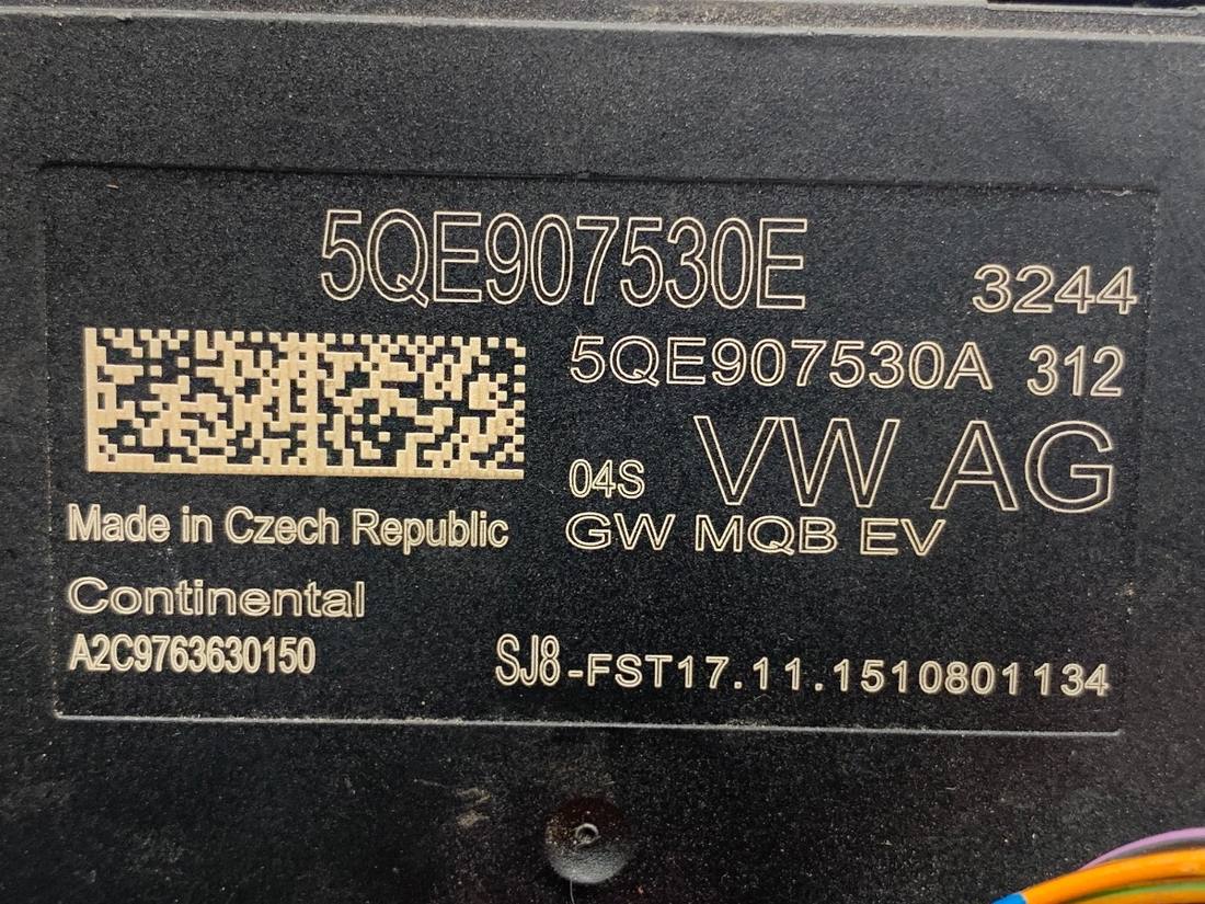 Блок керування модуль Volkswagen Golf 7 5QE907530E — фото деталі 4