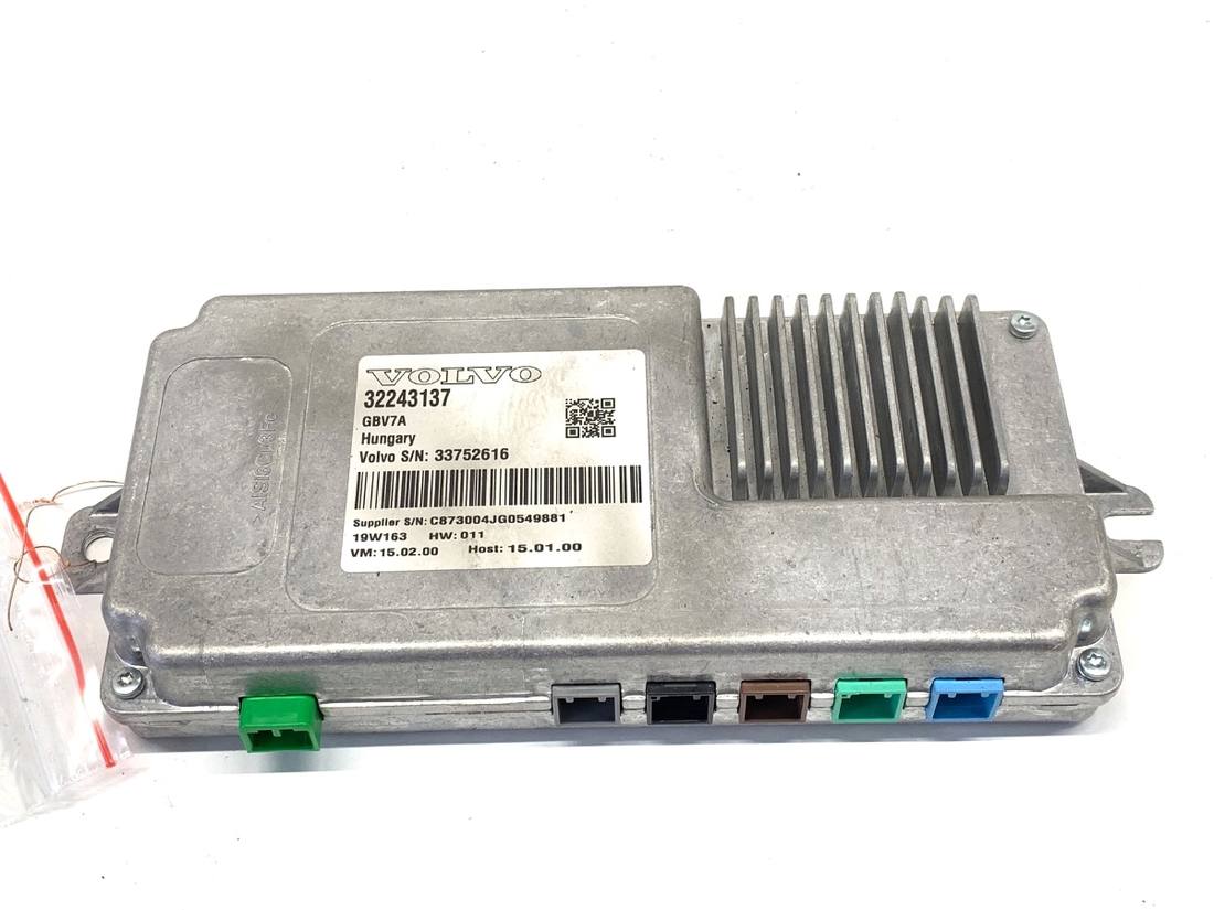 Блок управления модуль Volvo S90 32243137