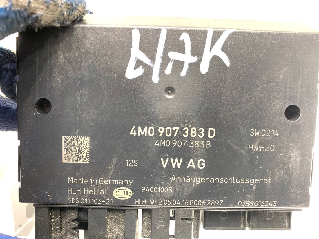 Блок керування модуль Audi A4 B9 4M0907383D — фото деталі 4