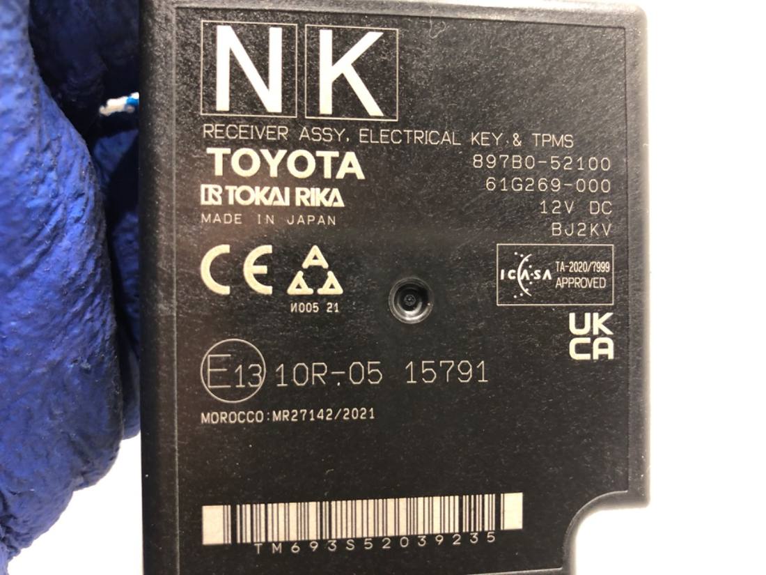 Блок керування модуль Lexus LBX 897B0-52100 — фото деталі 4