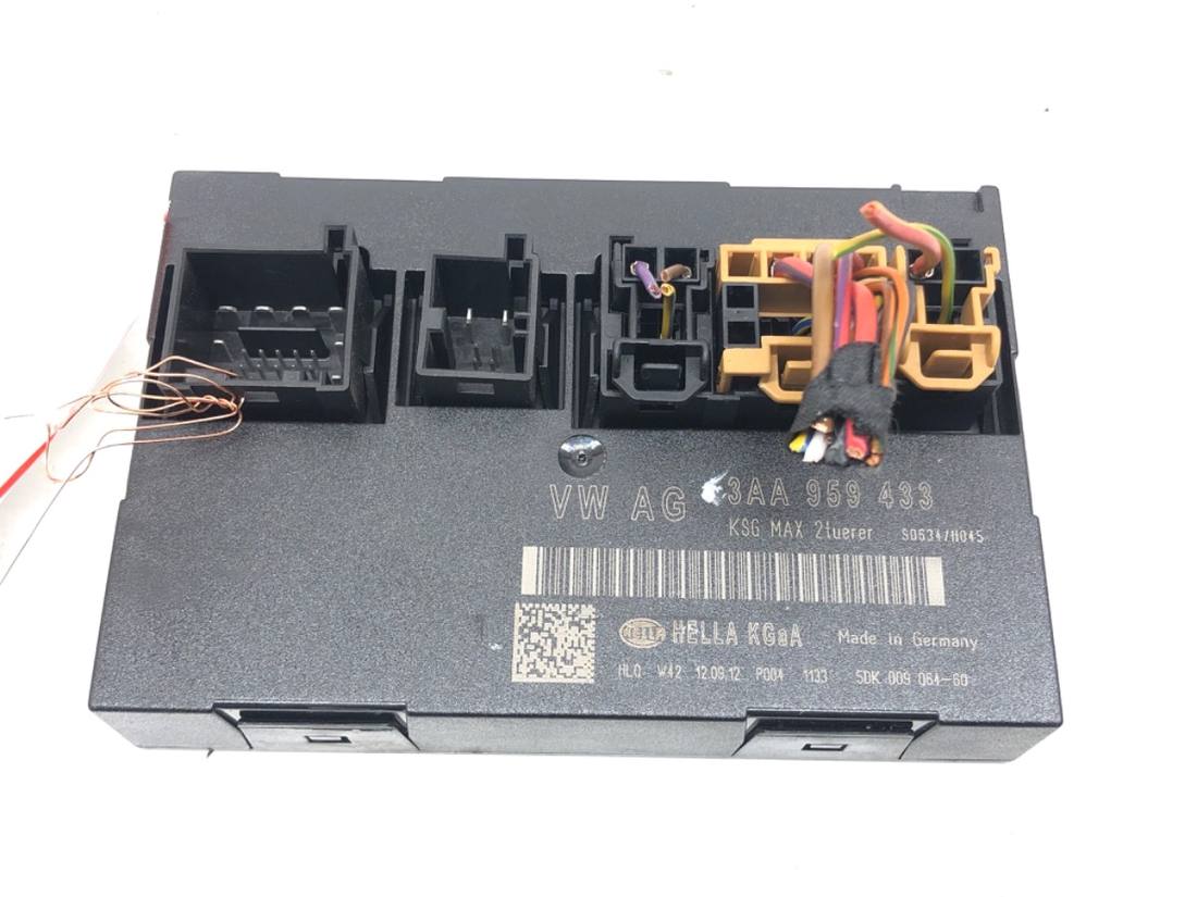 Блок керування модуль Volkswagen Passat B7 3AA959433