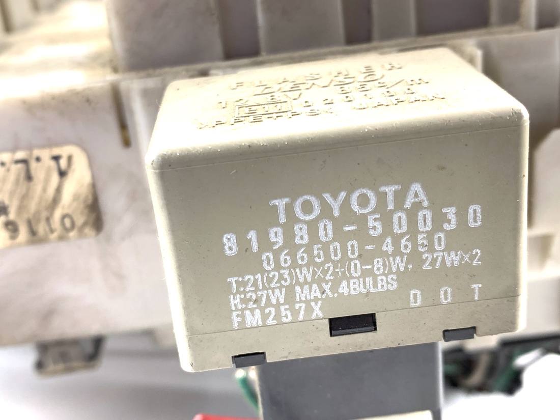 Блок керування модуль Toyota Rav4 81980-50030 — фото деталі 3