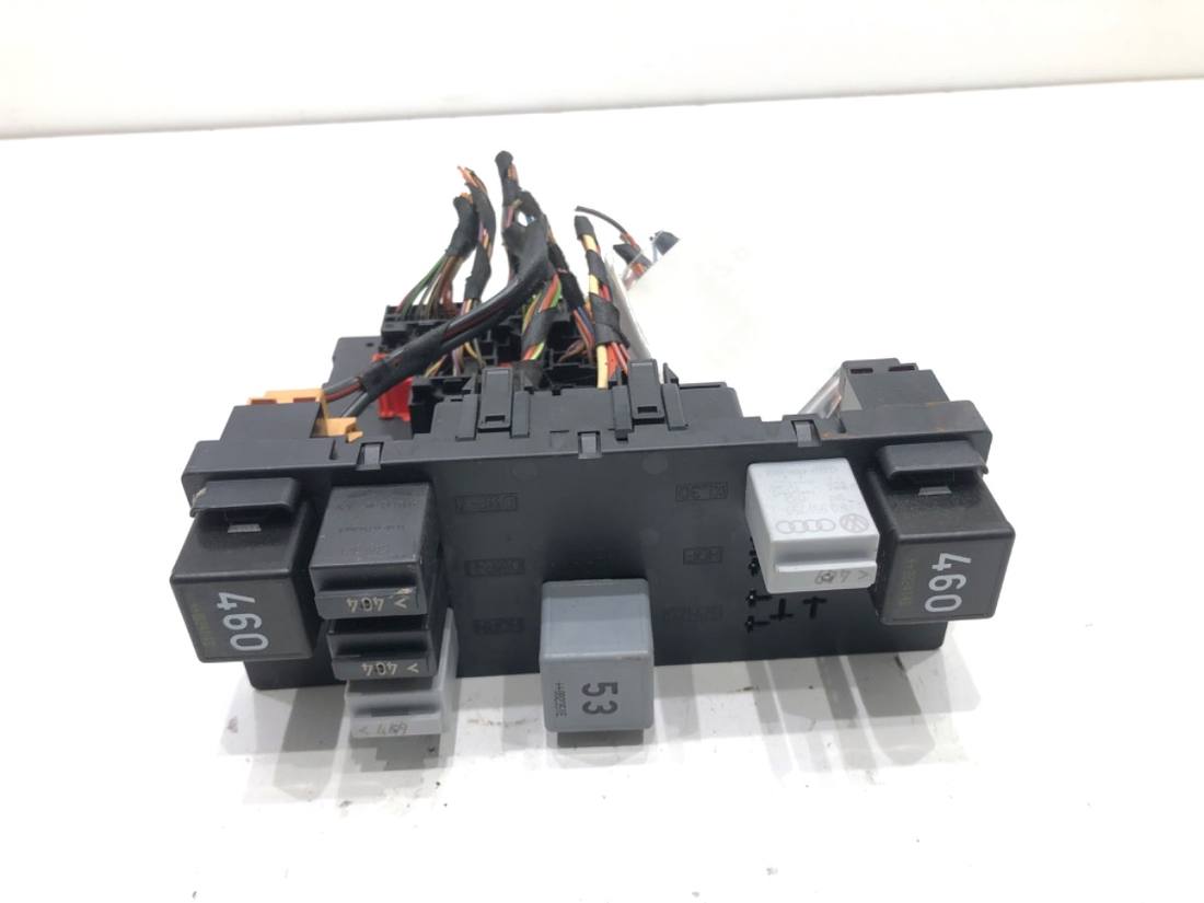 Блок керування модуль Volkswagen Tiguan 3C8937049D