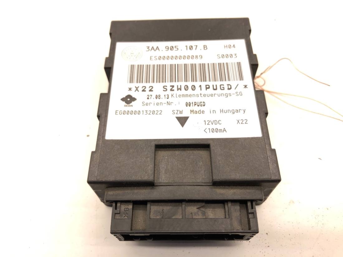 Блок керування модуль Volkswagen Passat B7 3AA905107B