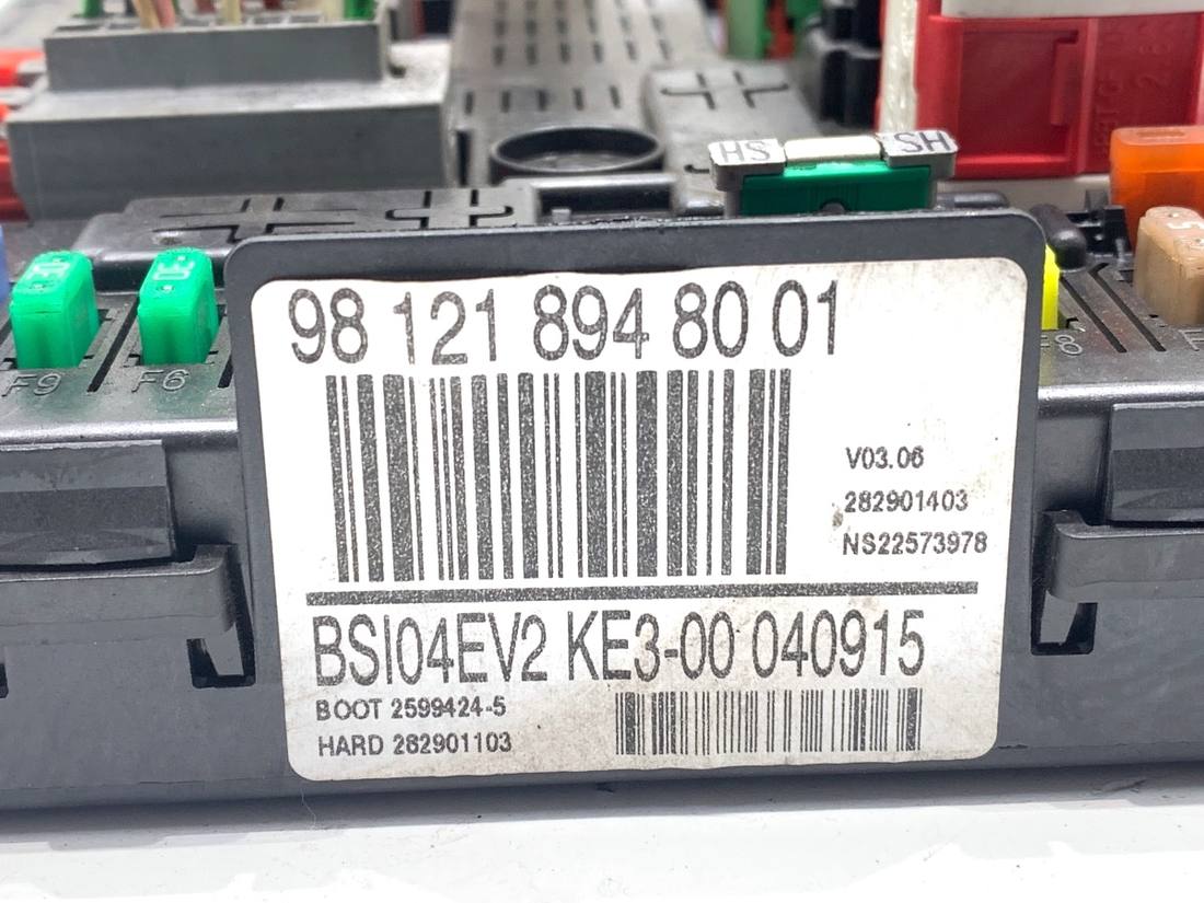 Блок керування модуль Citroen Berlingo 9812189480 — фото деталі 3