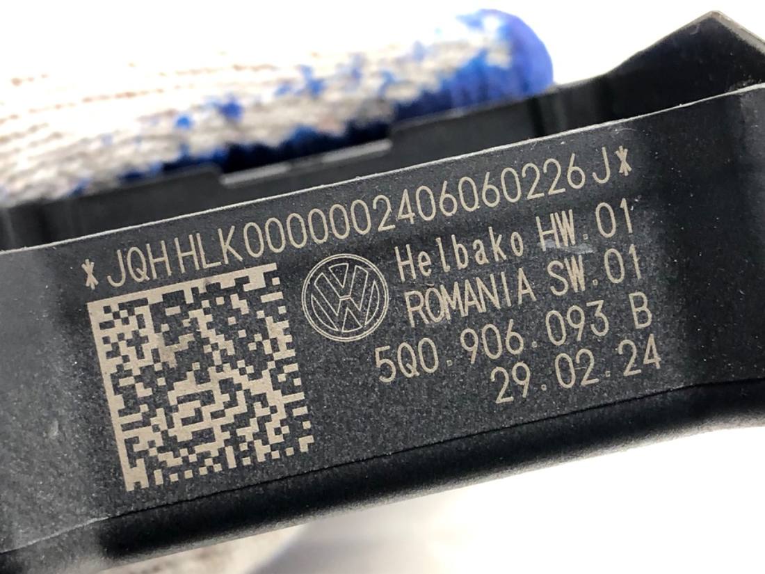 Блок керування модуль Skoda Kamiq 5Q0906093B — фото деталі 3