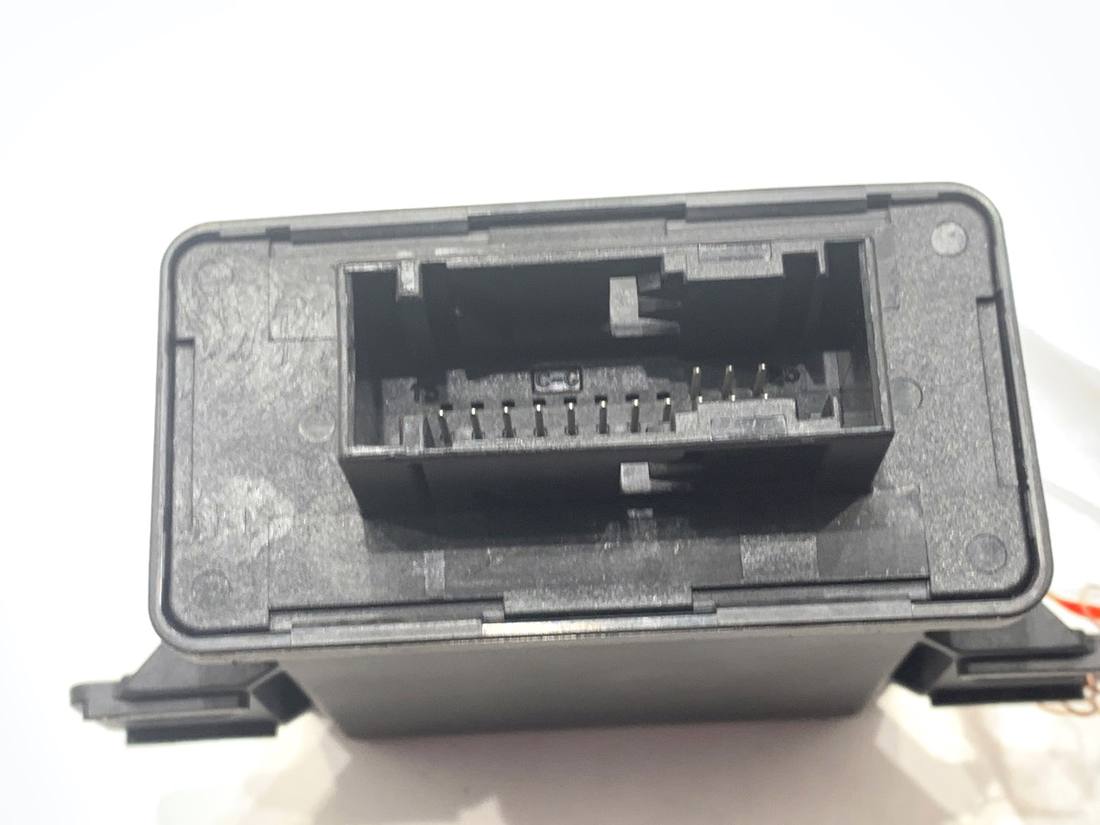 Блок керування модуль Volkswagen Passat B8 7P6907357C — фото деталі 2