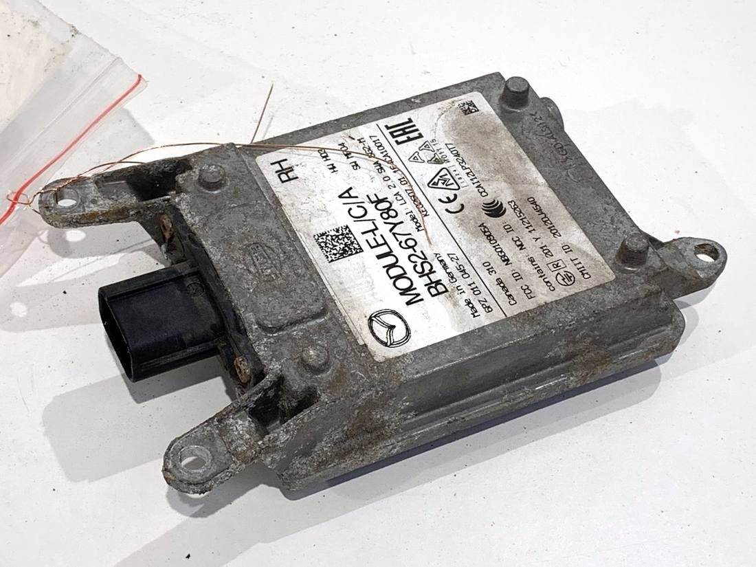 Блок керування модуль Mazda 3 BHS2-67Y80F — фото деталі 2