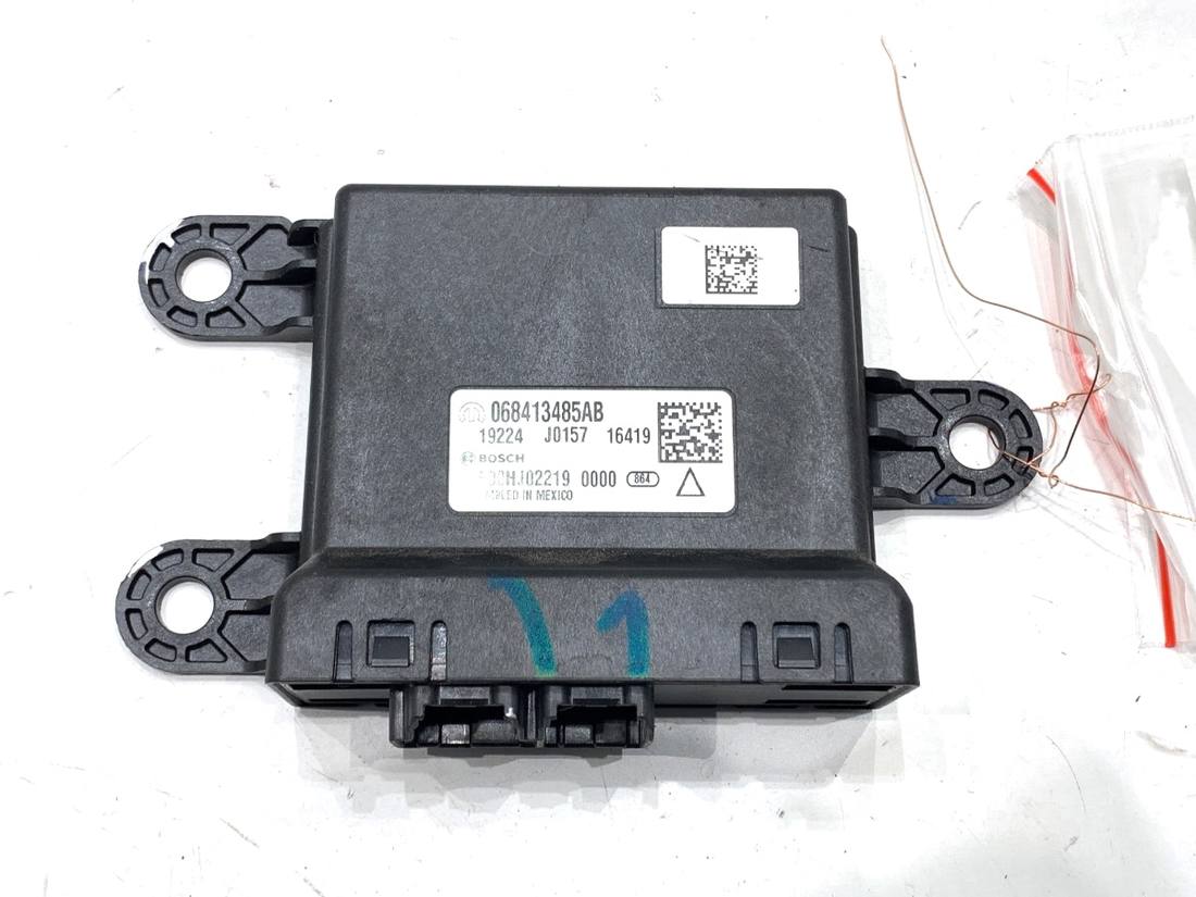 Блок управления модуль Jeep Compass 068413485AB