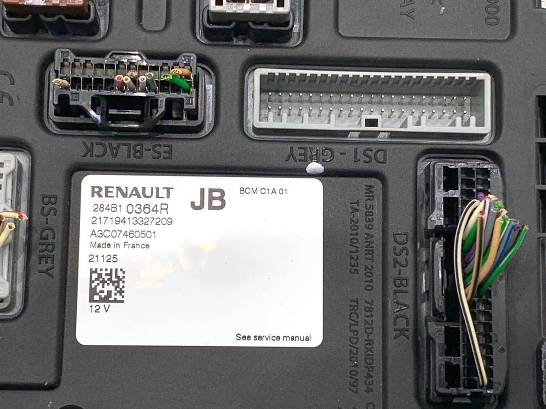 Блок управления модуль Renault Captur 284B10364R — фото детали 3