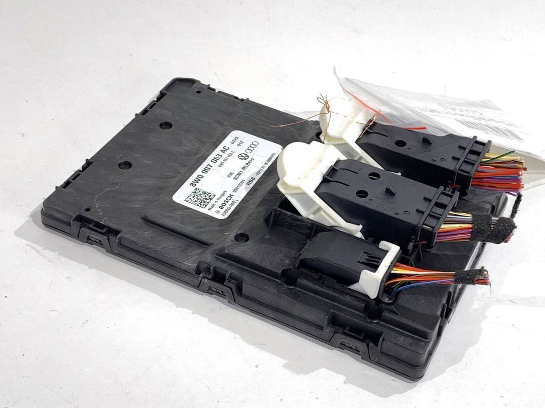 Блок керування модуль Audi A4 B9 8W0907063AC