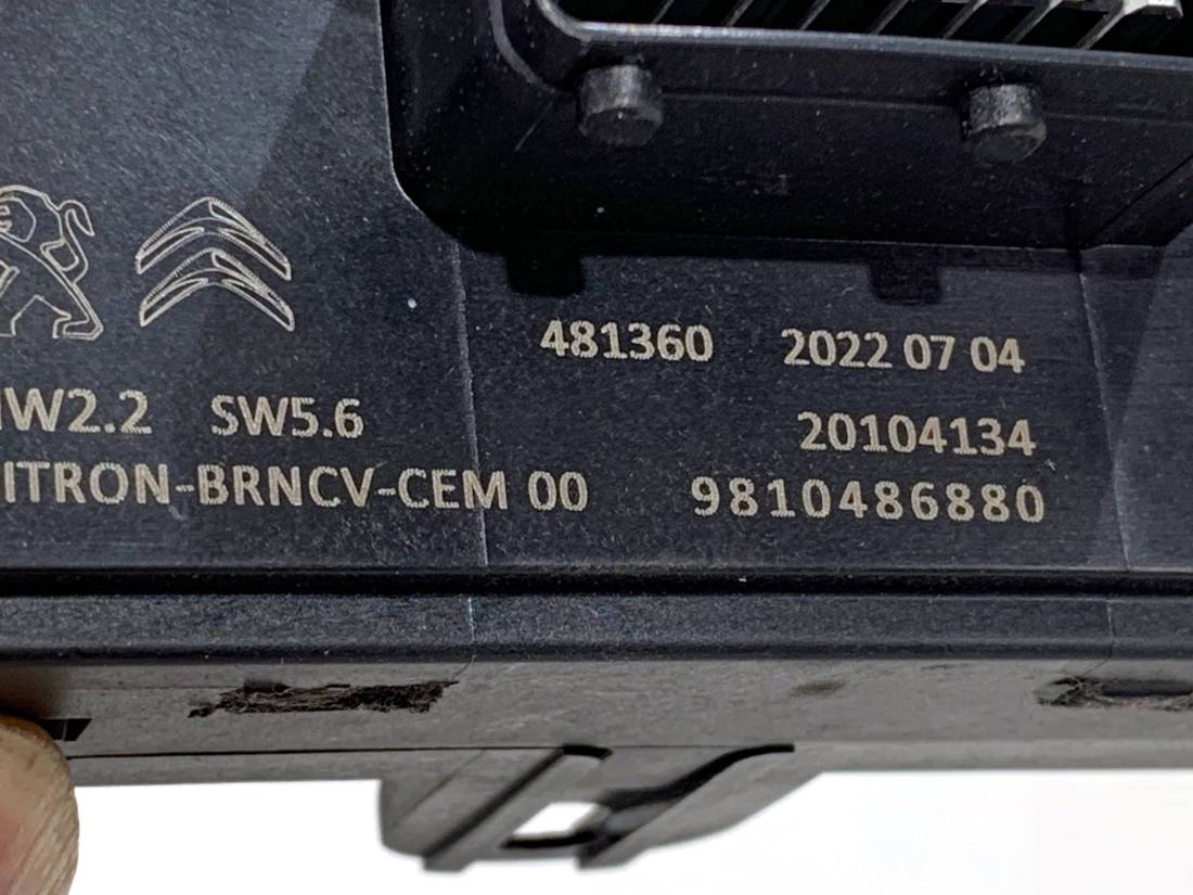 Блок керування модуль Peugeot 308 9810486880 — фото деталі 3