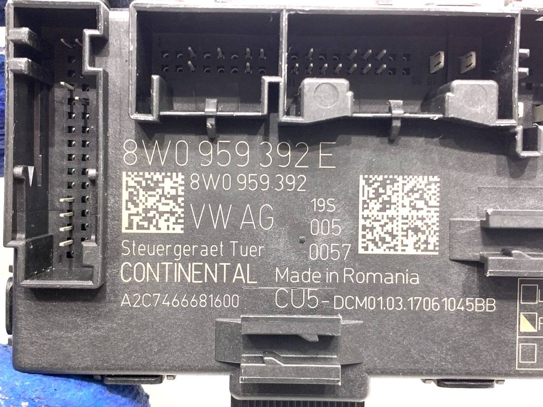 Блок керування модуль Audi A4 B9 8W0959392E — фото деталі 3