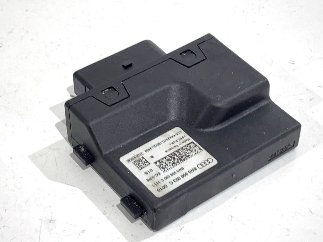 Блок керування модуль Audi A4 B9 8W0906093C