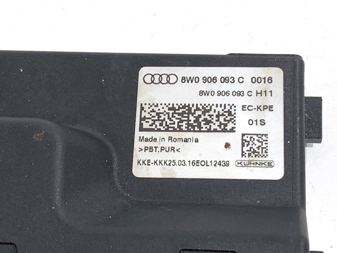 Блок керування модуль Audi A4 B9 8W0906093C — фото деталі 4