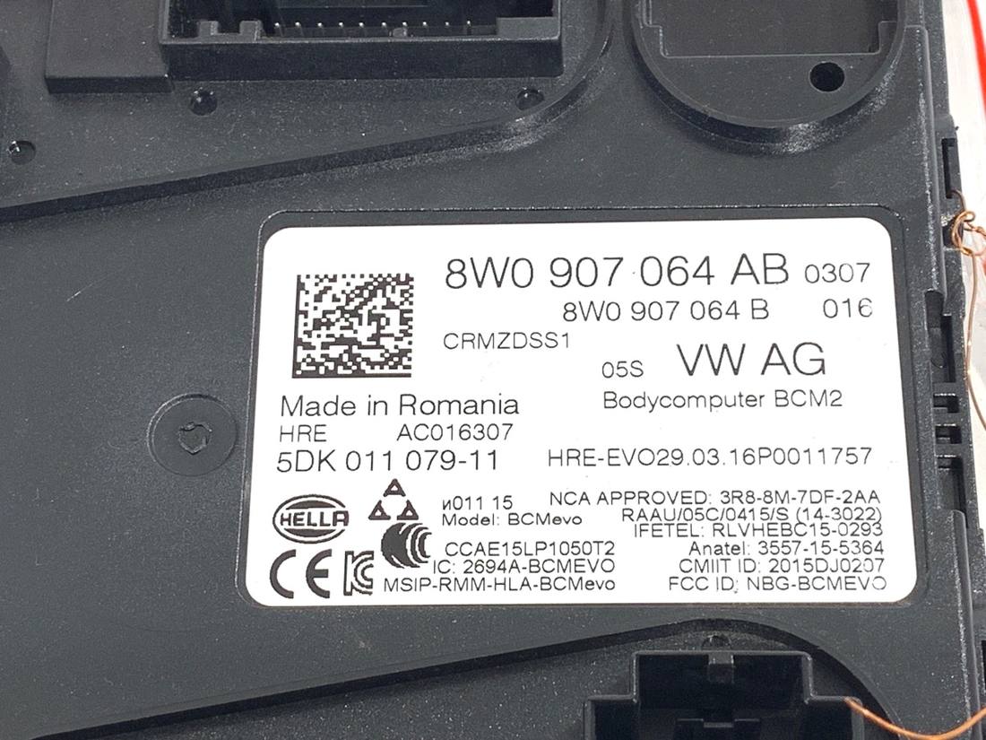 Блок керування модуль Audi A4 B9 8W0907064AB — фото деталі 4