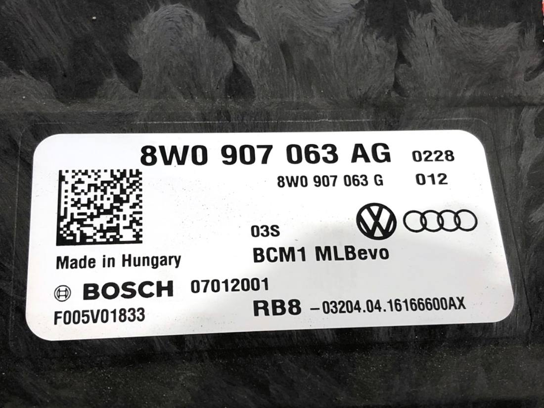 Блок керування модуль Audi A4 B9 8W0907063AG — фото деталі 4