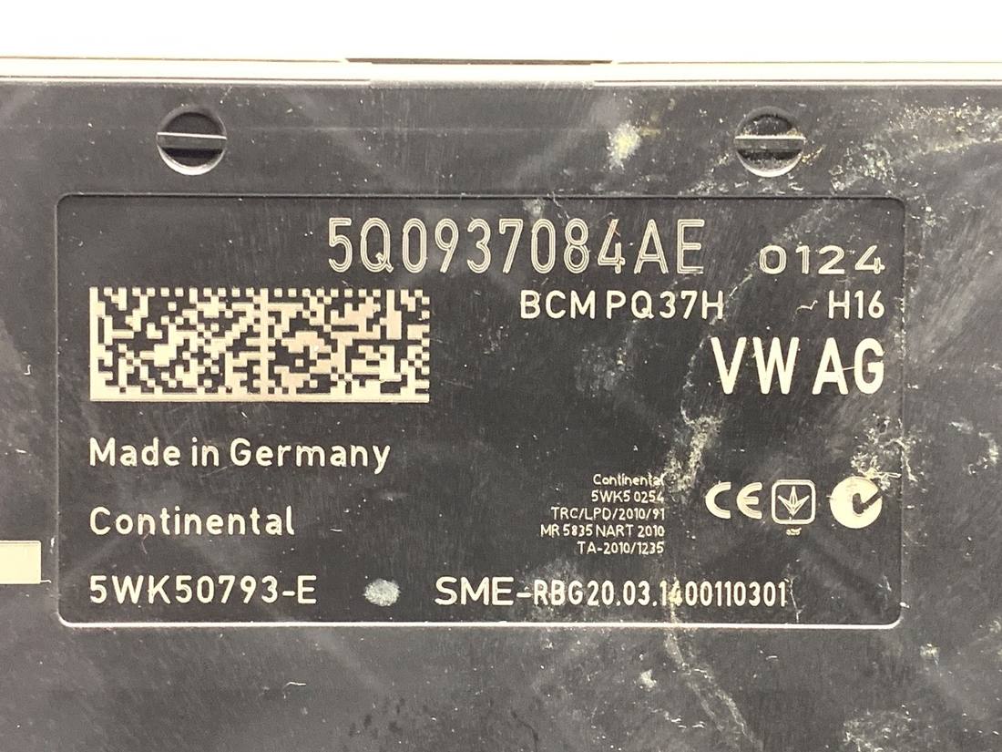 Блок керування модуль Volkswagen Golf 7 5Q0937084AE — фото деталі 4