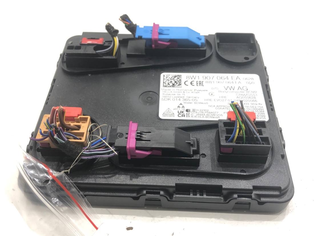 Блок управления модуль Audi A4 B9 8W1907064EA