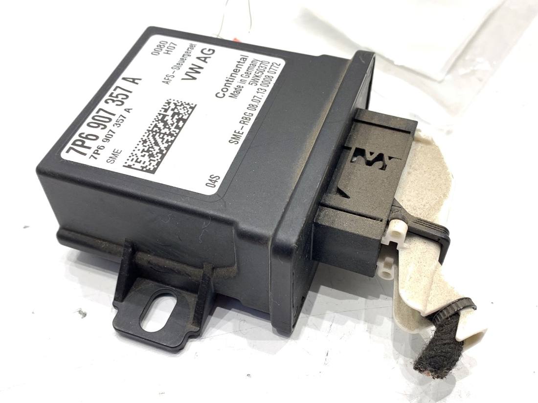 Блок керування модуль Skoda Octavia 3 7P6907357A — фото деталі 2
