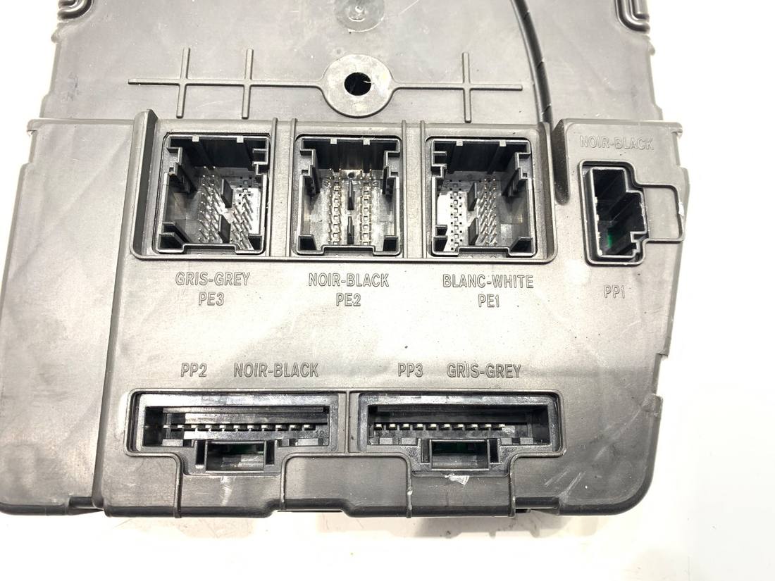 Блок керування модуль Renault Scenic 2 S118400220D — фото деталі 3