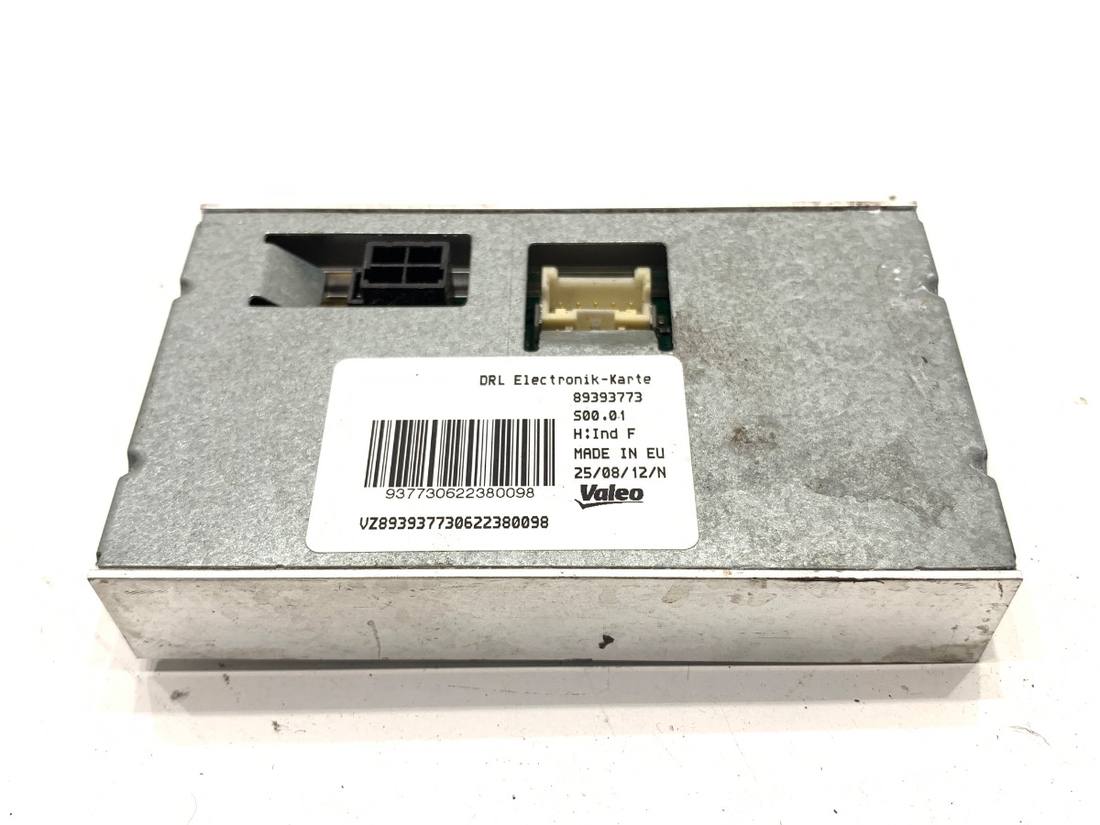 Блок керування модуль Volkswagen Passat B7 89393773